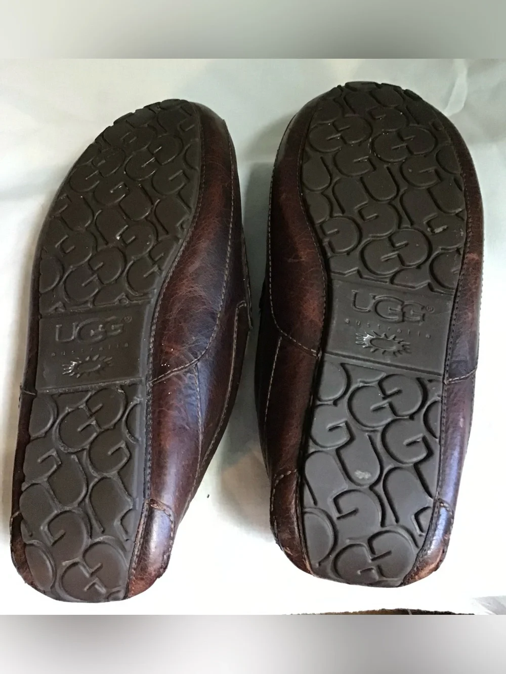 UGG Australia leather Sheepskin Lined Moccasin Slippers Brown Sz 11 Men
